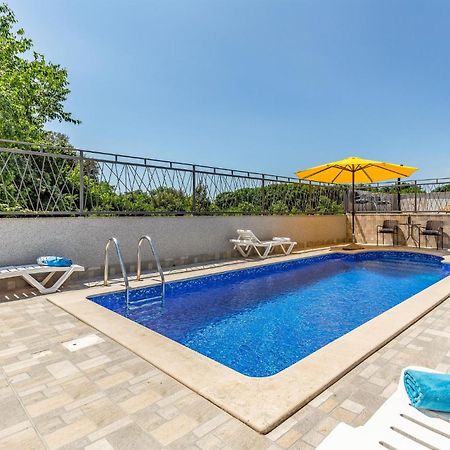 Gorgeous Apartment In Pula With Kitchen מראה חיצוני תמונה