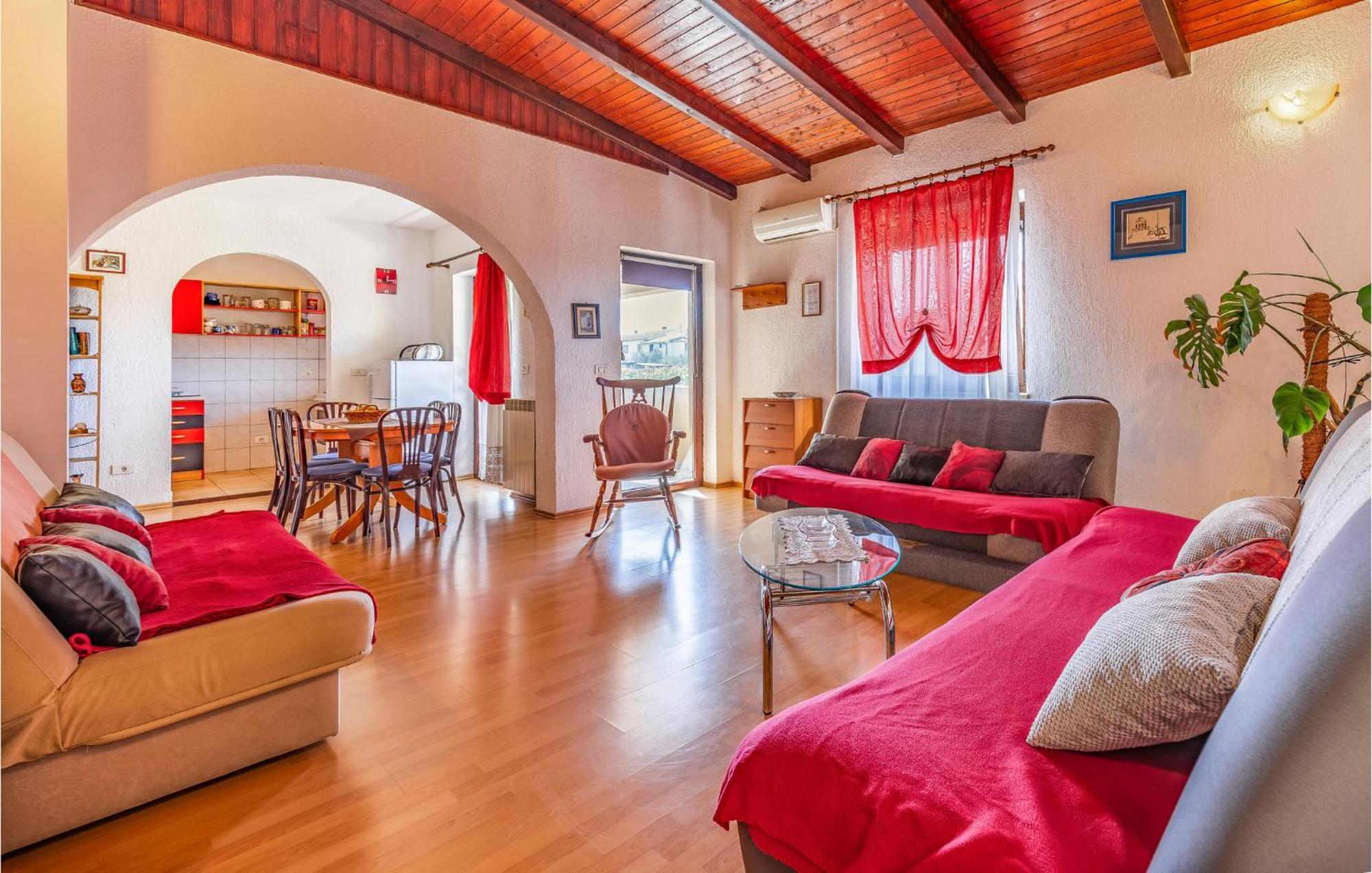 Gorgeous Apartment In Pula With Kitchen מראה חיצוני תמונה